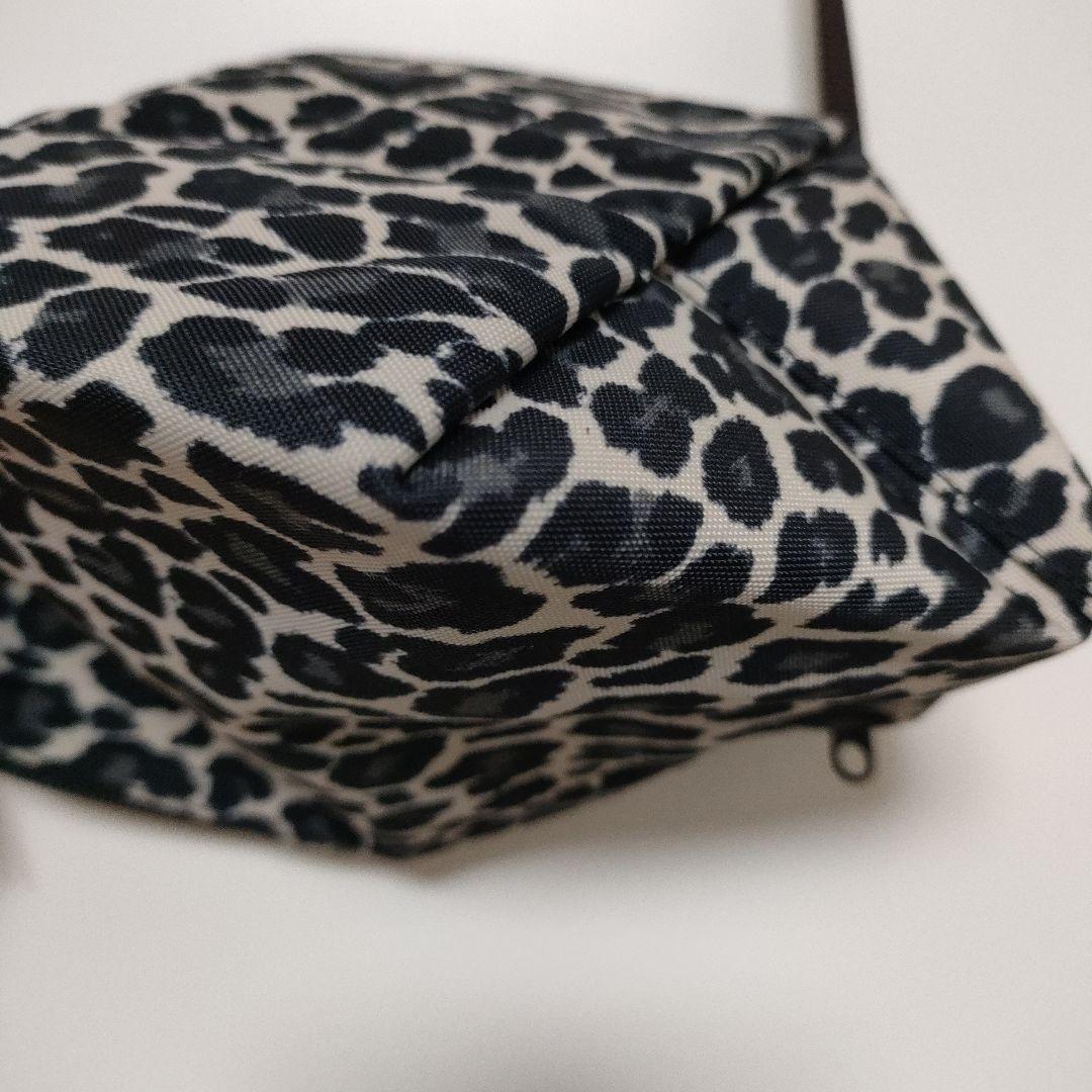 エルベシャプリエ ナイロン舟型ショルダーバッグS パンサーブラン レオパ