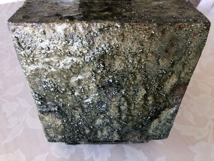 伊賀忠央窯　秋野宏和作　苔肌焼長方壺