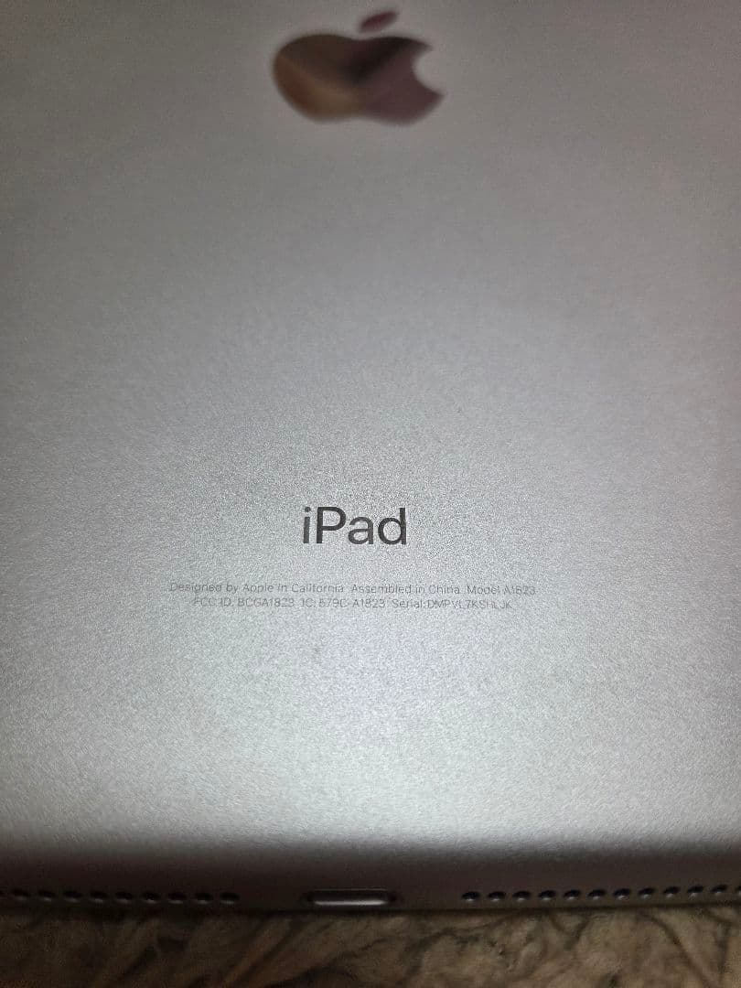 Apple iPad 第5世代 Wi-Fi + Cellularモデル 2017