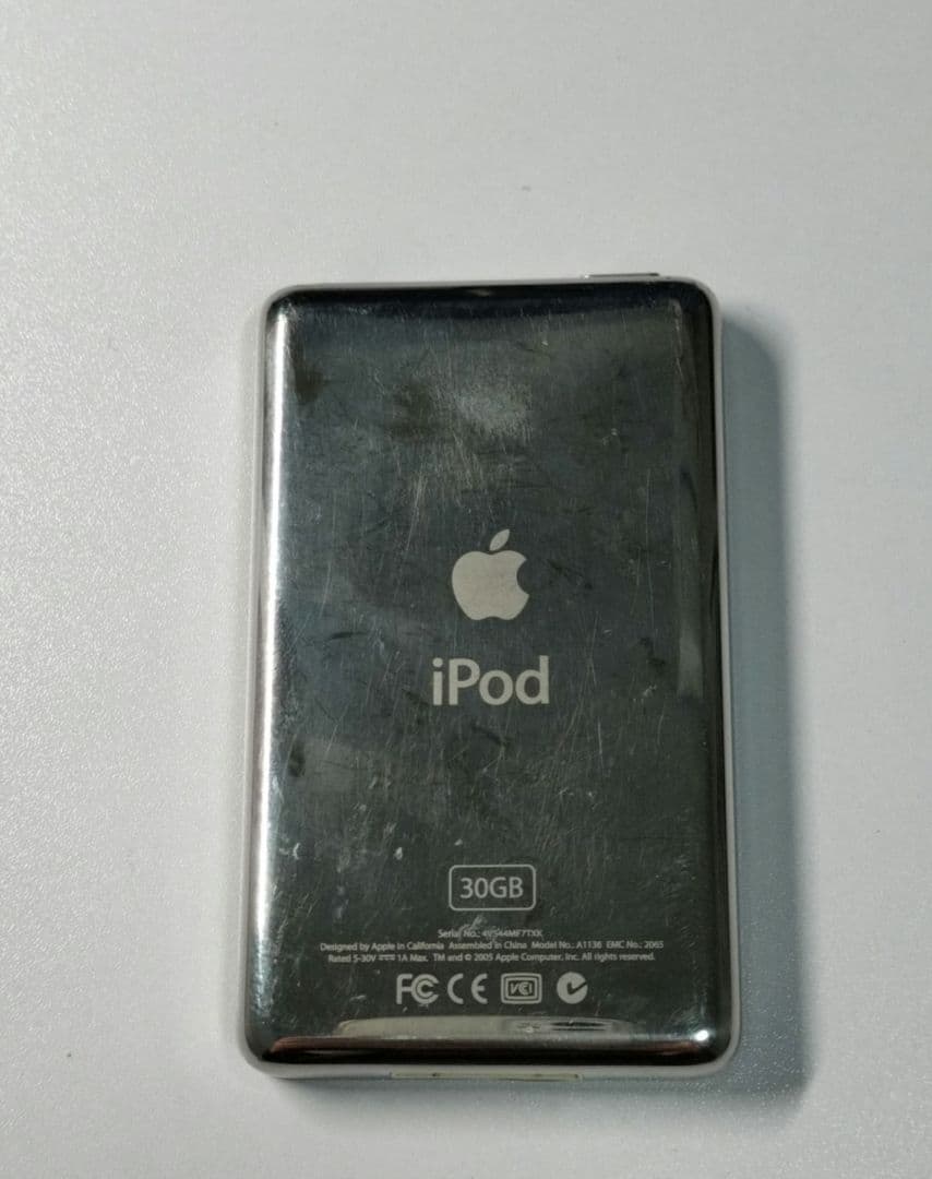 iPod 第5世代 30GB ブラック MA146J/A箱付属品あり動作確認済み