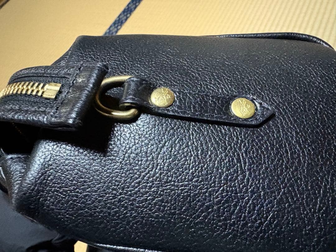 レザー ブラック ショルダーバッグ　イルビゾンテ　ボストン