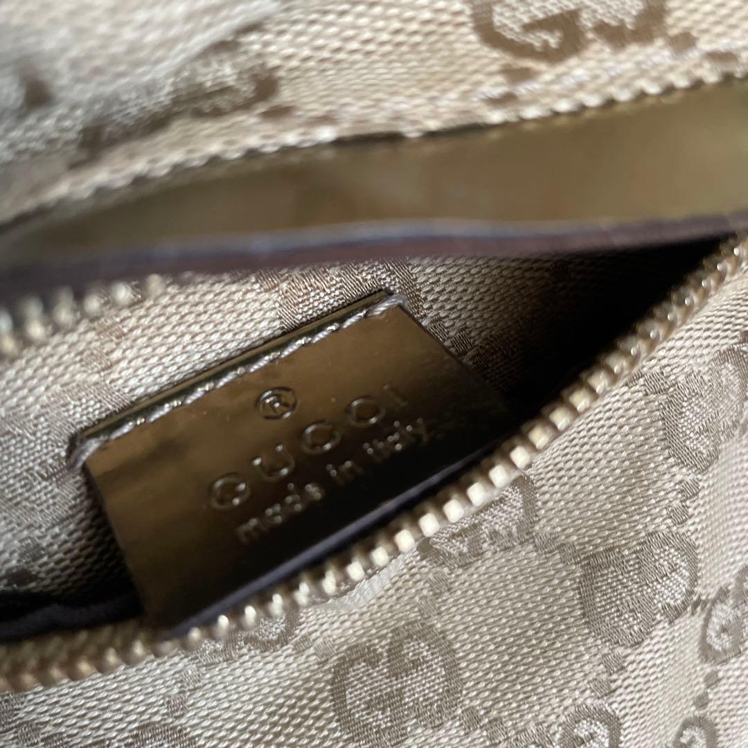 GUCCI ベージュ ボディバッグ