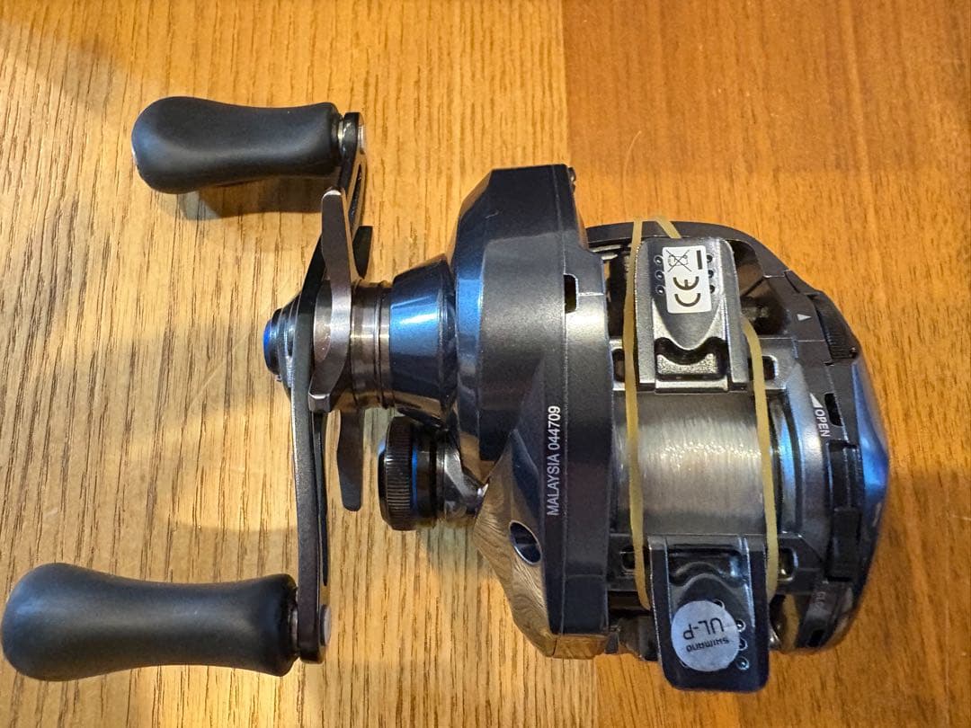 美品　SHIMANO SLX DC XT 70HG ベイトリール