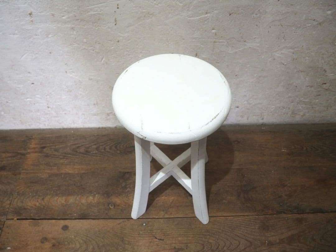 1369 ヴィンテージ 白ペンキのスツール　椅子　イス　チェア　レトロ　シャビー
