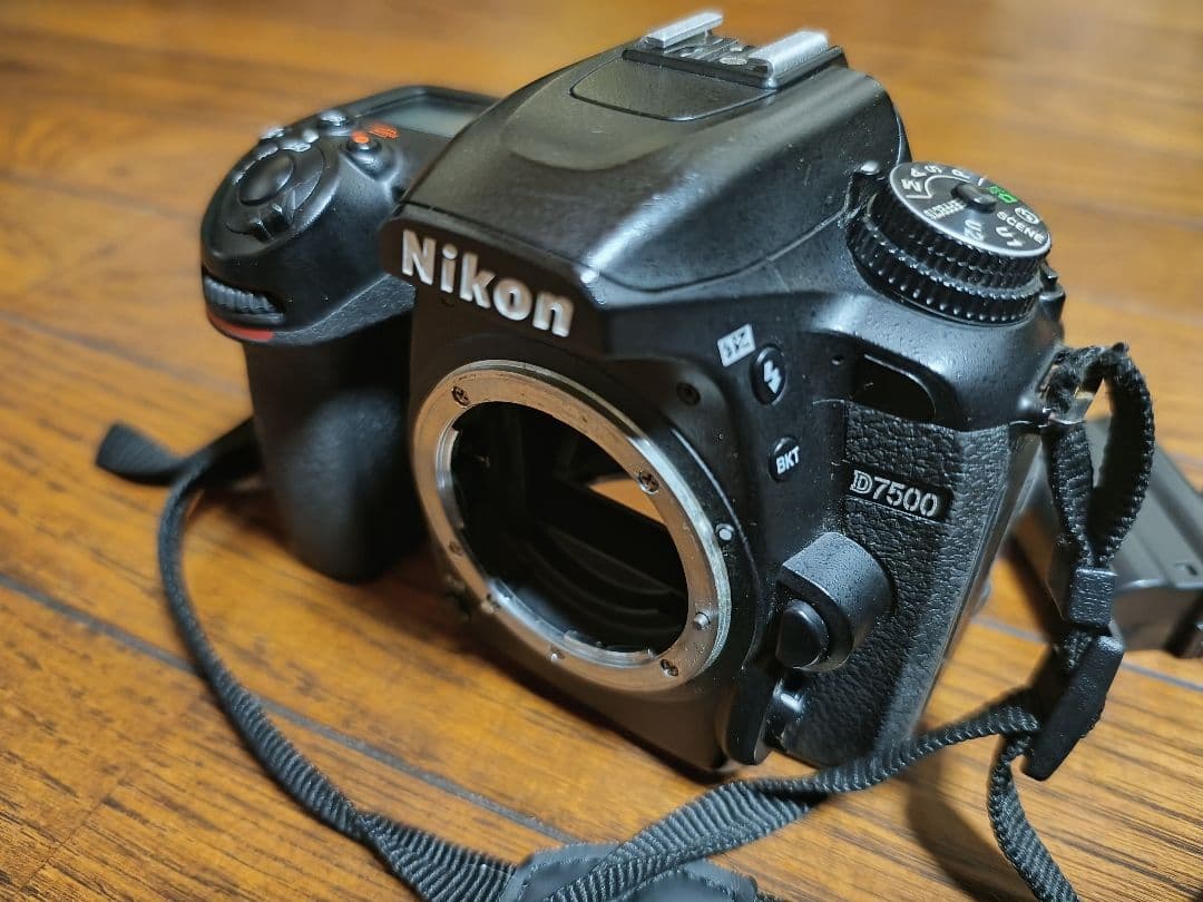 【値下げ中】Nikon D7500 デジタル一眼レフカメラ 本体、レンズ1個、他