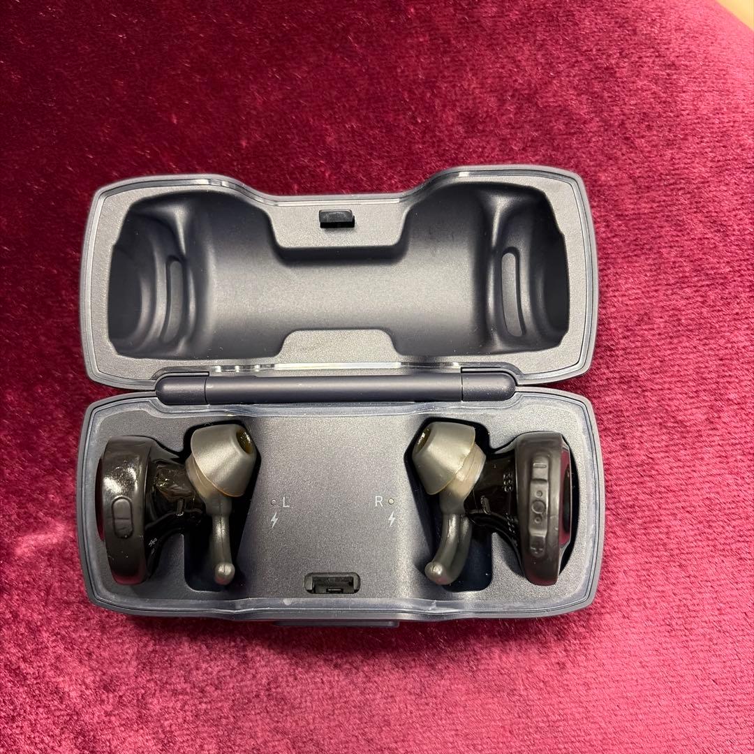 BOSE ワイヤレスイヤホン スポーツタイプ 耳掛け式 充電ケース付