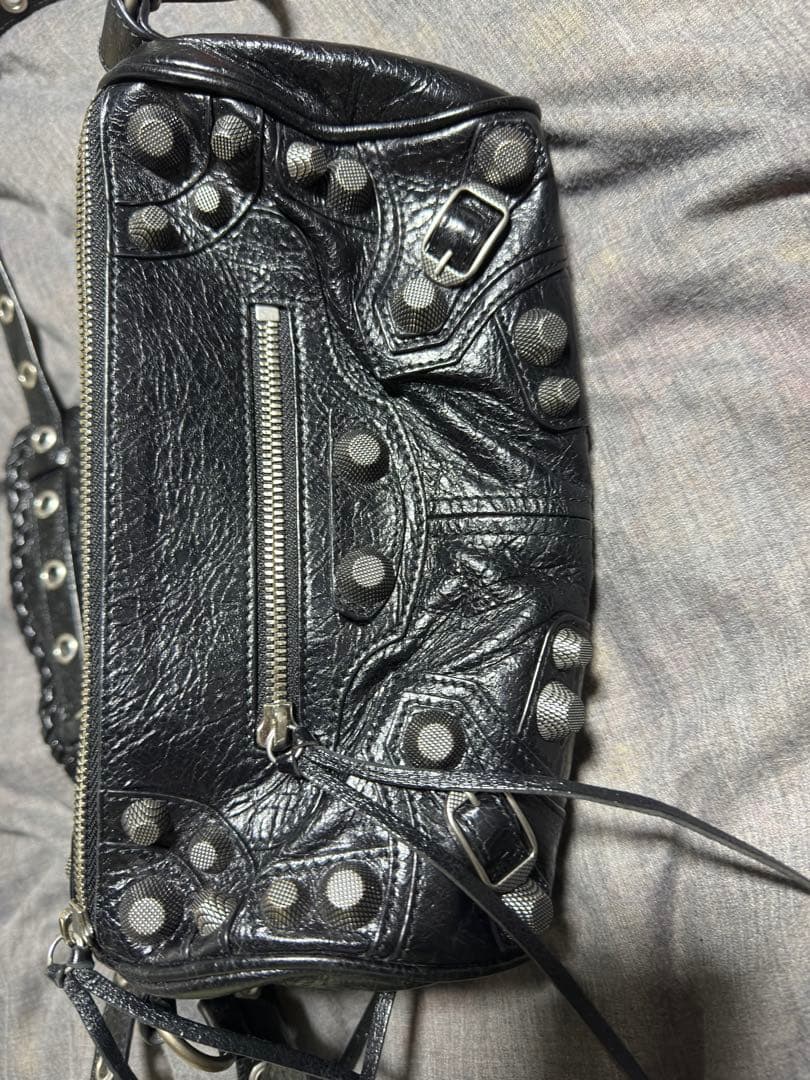 最終値下げBALENCIAGA le cagole シリンダーバック