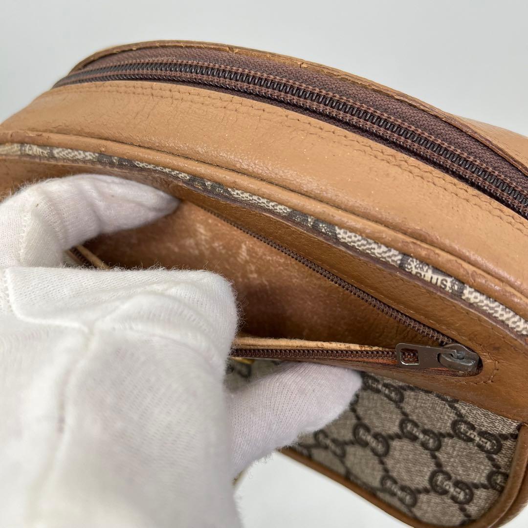 GUCCI ショルダーバッグ ポシェット 斜めがけ GGプラス ロゴ金具 PVC