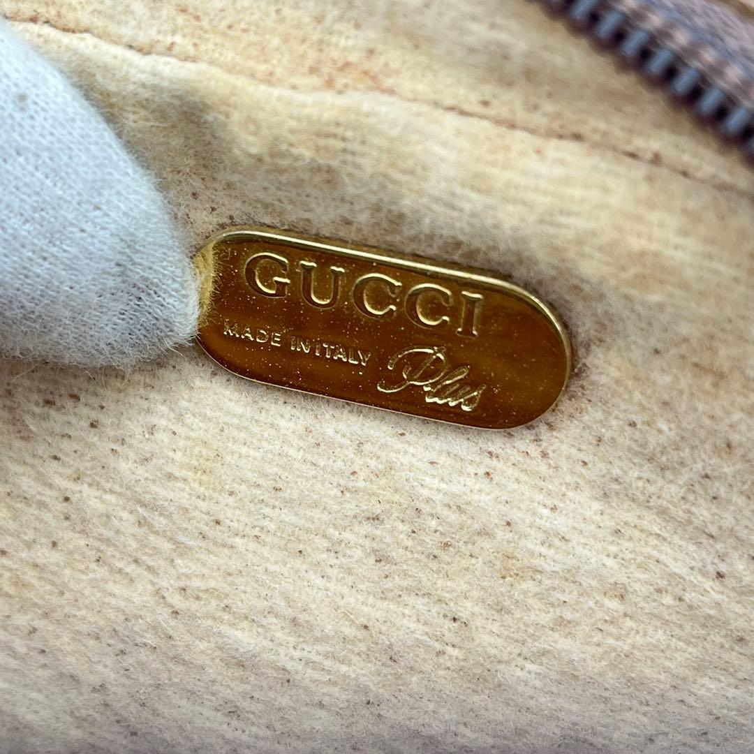 GUCCI ショルダーバッグ ポシェット 斜めがけ GGプラス ロゴ金具 PVC