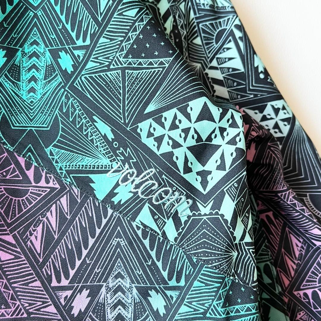 3281【美品】ボルコム　ジャケット 総柄 中綿入り スノボウェア レディース