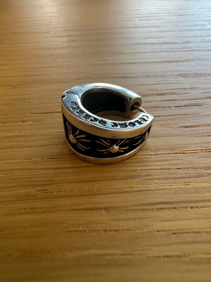 クロムハーツ ピアス ナローVバンド