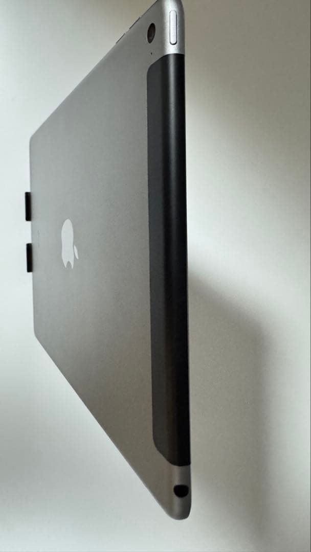 iPad Air2 A1475 16GBWi-Fi+cellularSIMフリー