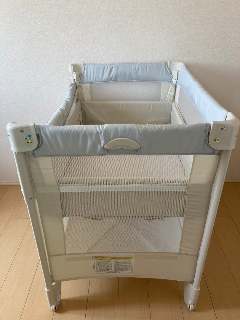 【あり⭐︎さん専用】アップリカ ココネルエアー　ホワイトグレー　ベビーベッド