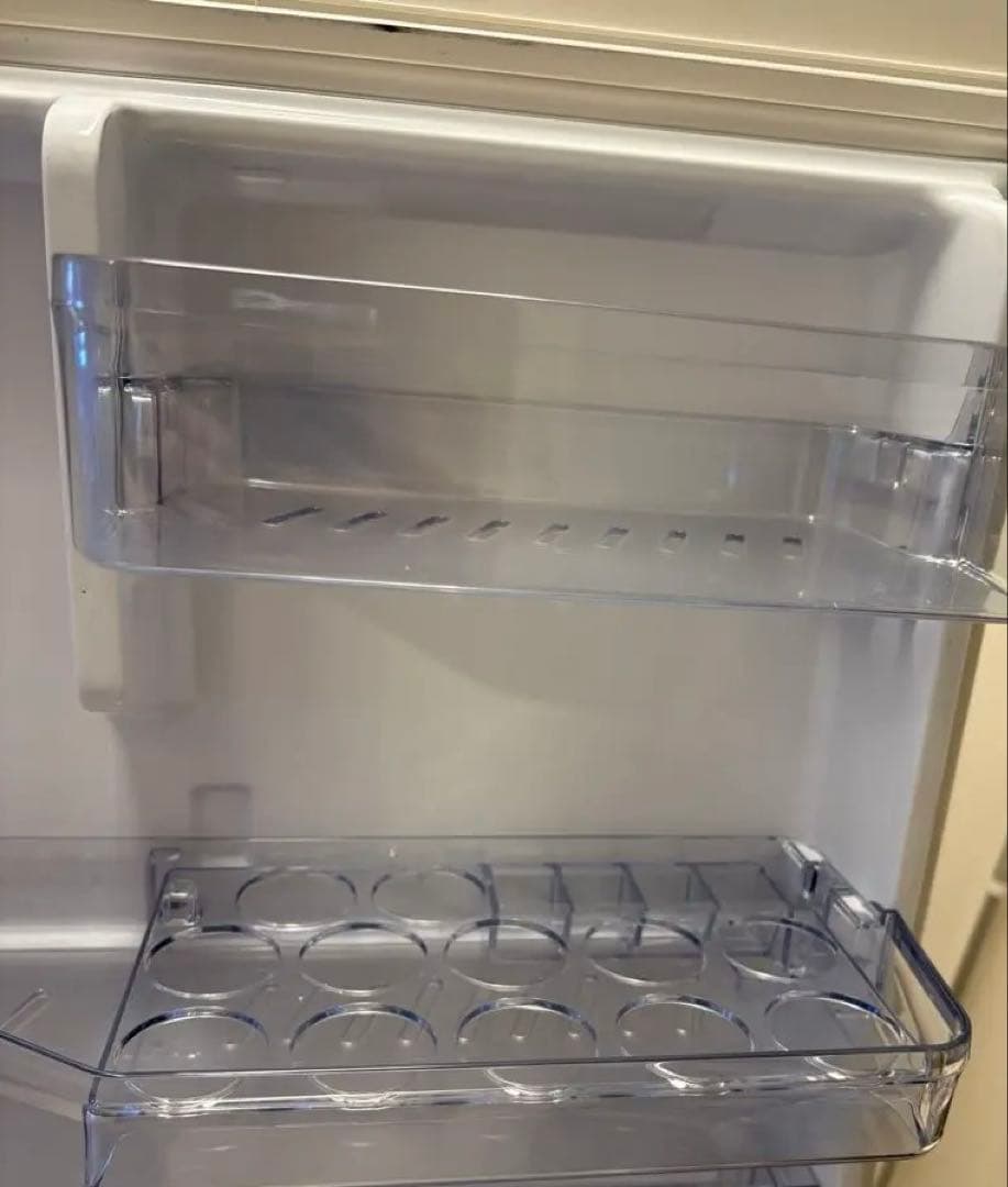 冷蔵庫　AQR-SV27H（W）　　※一部編集しました