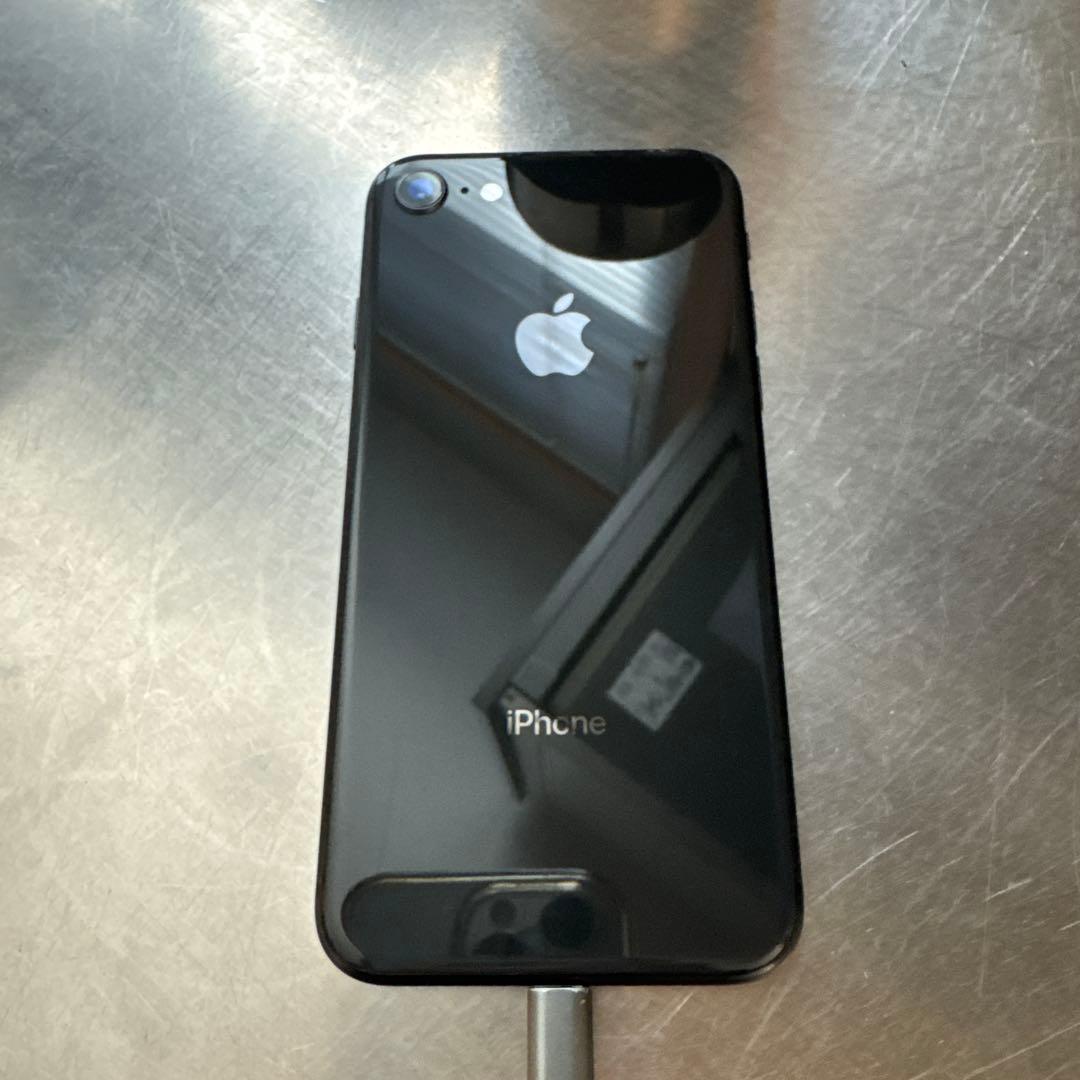 iPhone 8 ブラック 本体