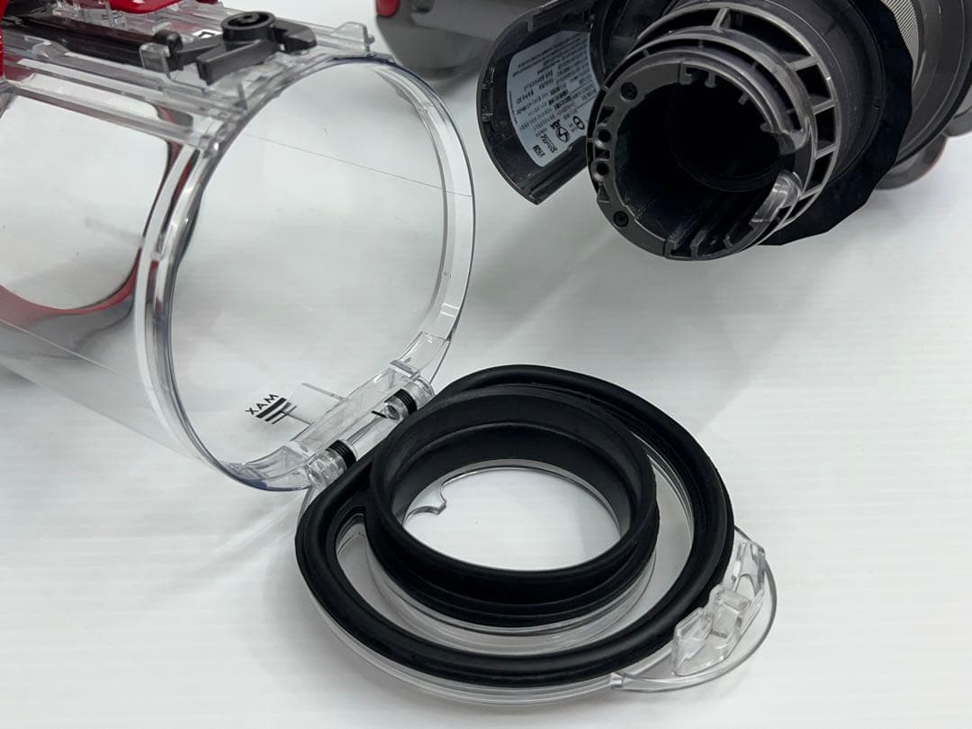 ダイソン　掃除機　dyson デジタルスリムV8 SV18 本体　バッテリー付き