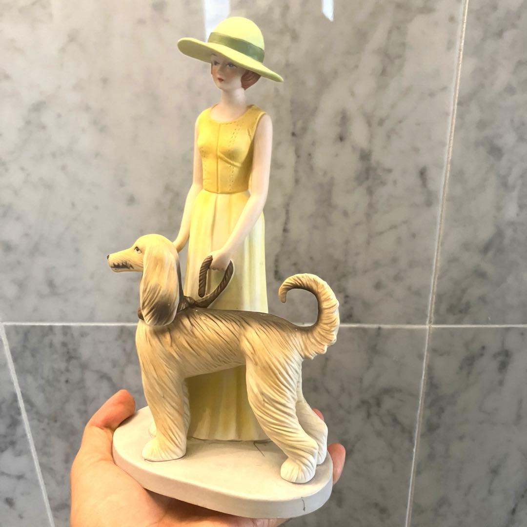新品アメリカ60-70年代高級大型犬アフガンを携えた貴婦人の陶器オブジェ