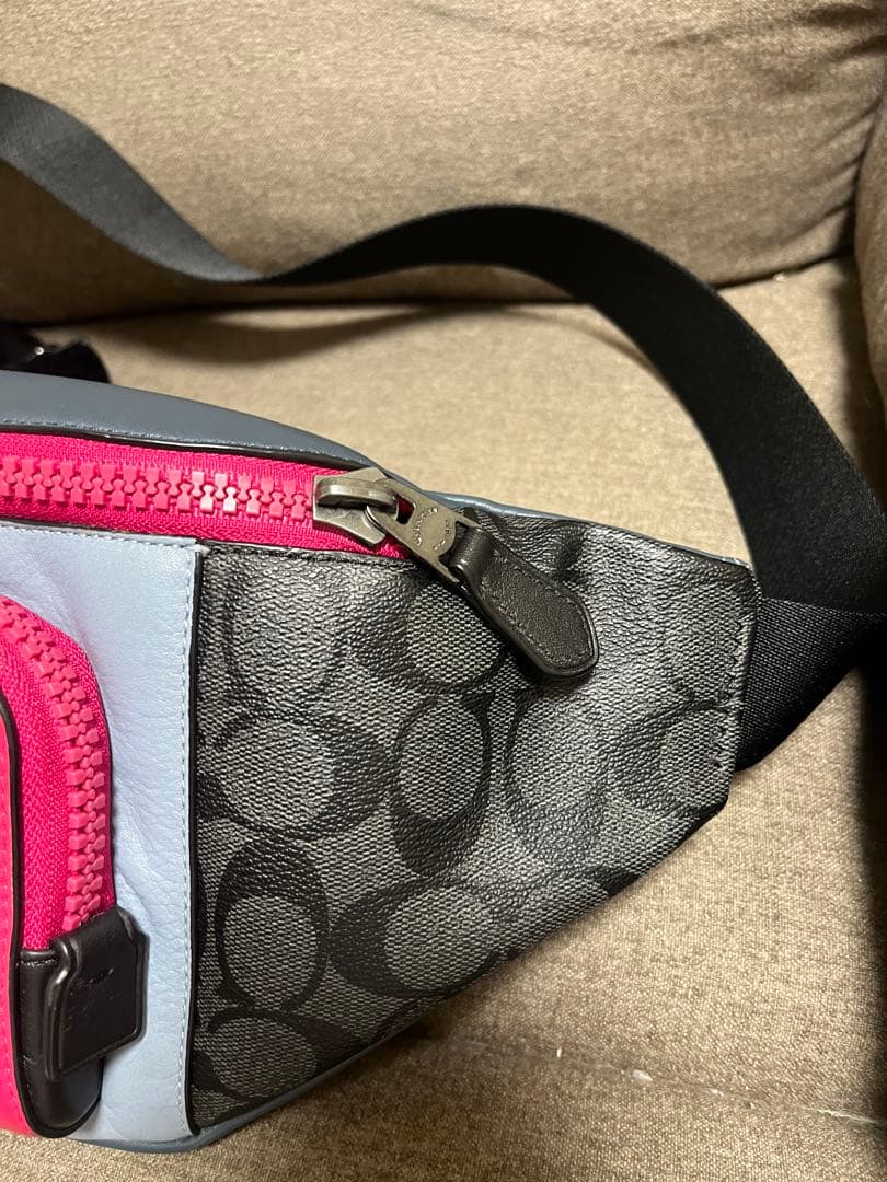 COACH ボディバッグ ピンク/グレー　ウエストポーチ