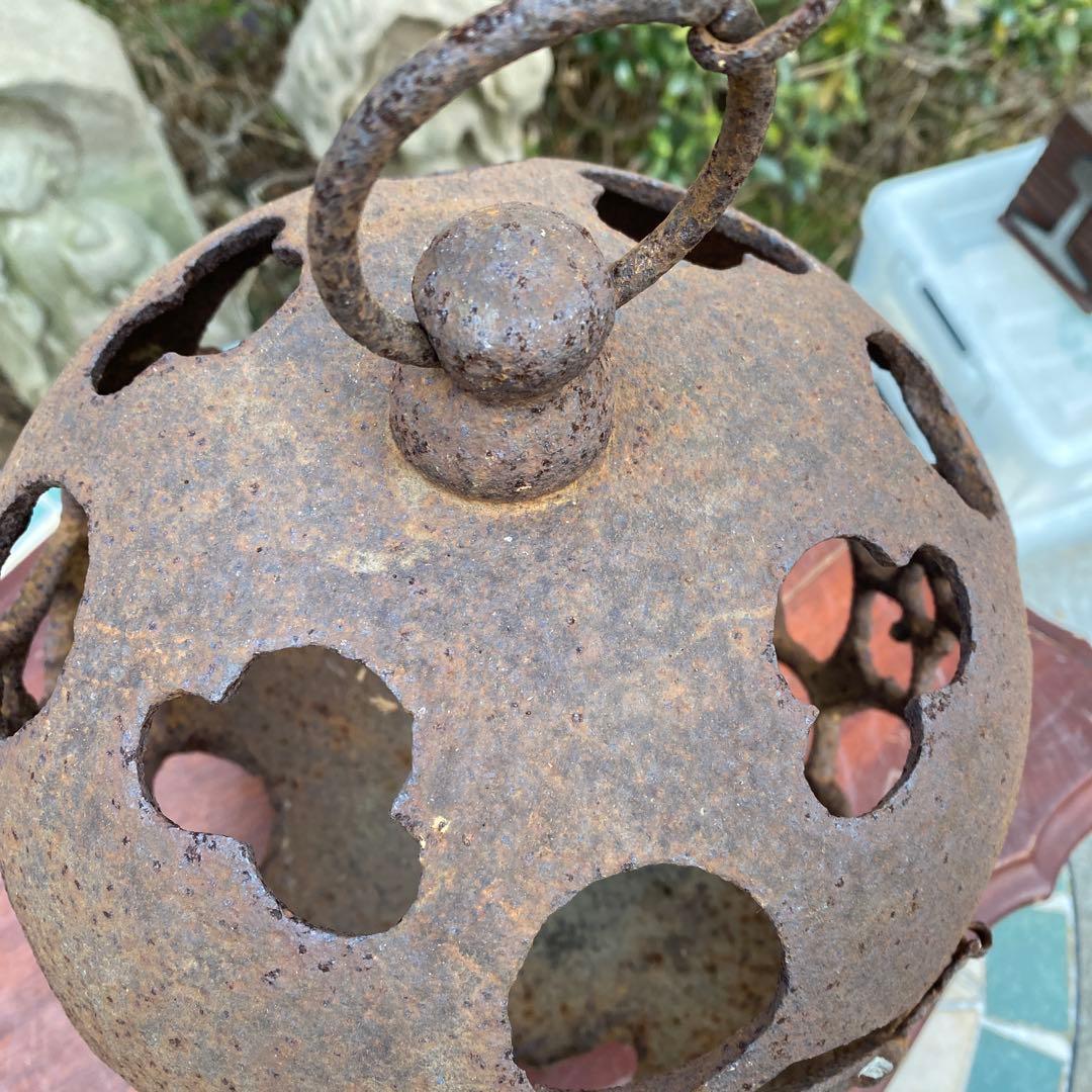 透丸形吊灯篭 アンティーク ライ トランプ 丸形　鋳鉄製透かし彫りランプ