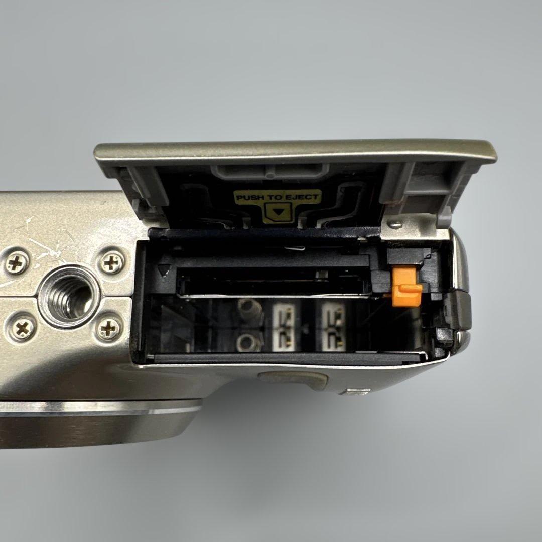 M1365 FUJIFILM FINEPIX F550 EXR デジタルカメラ