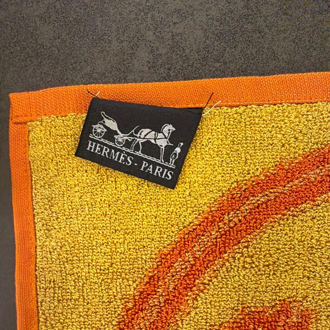 HERMES タオルハンカチ オレンジ