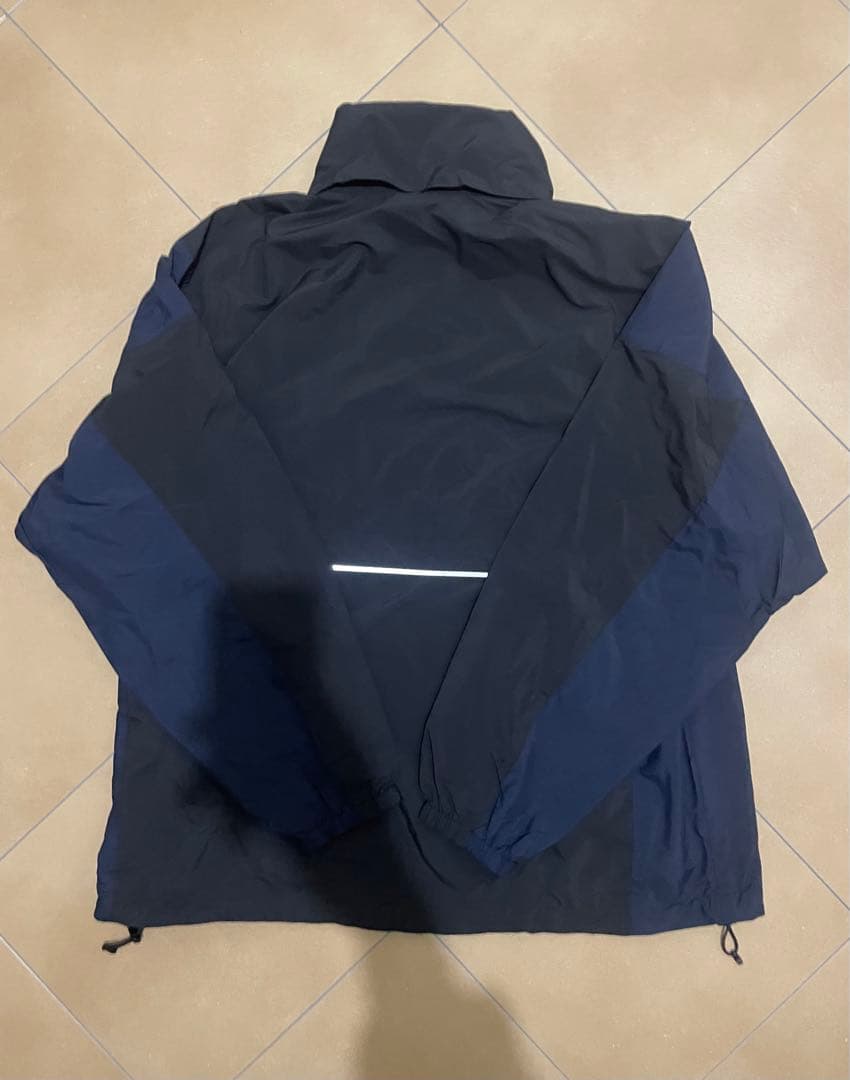 エブリワン　two-tone light weight nylon jacket