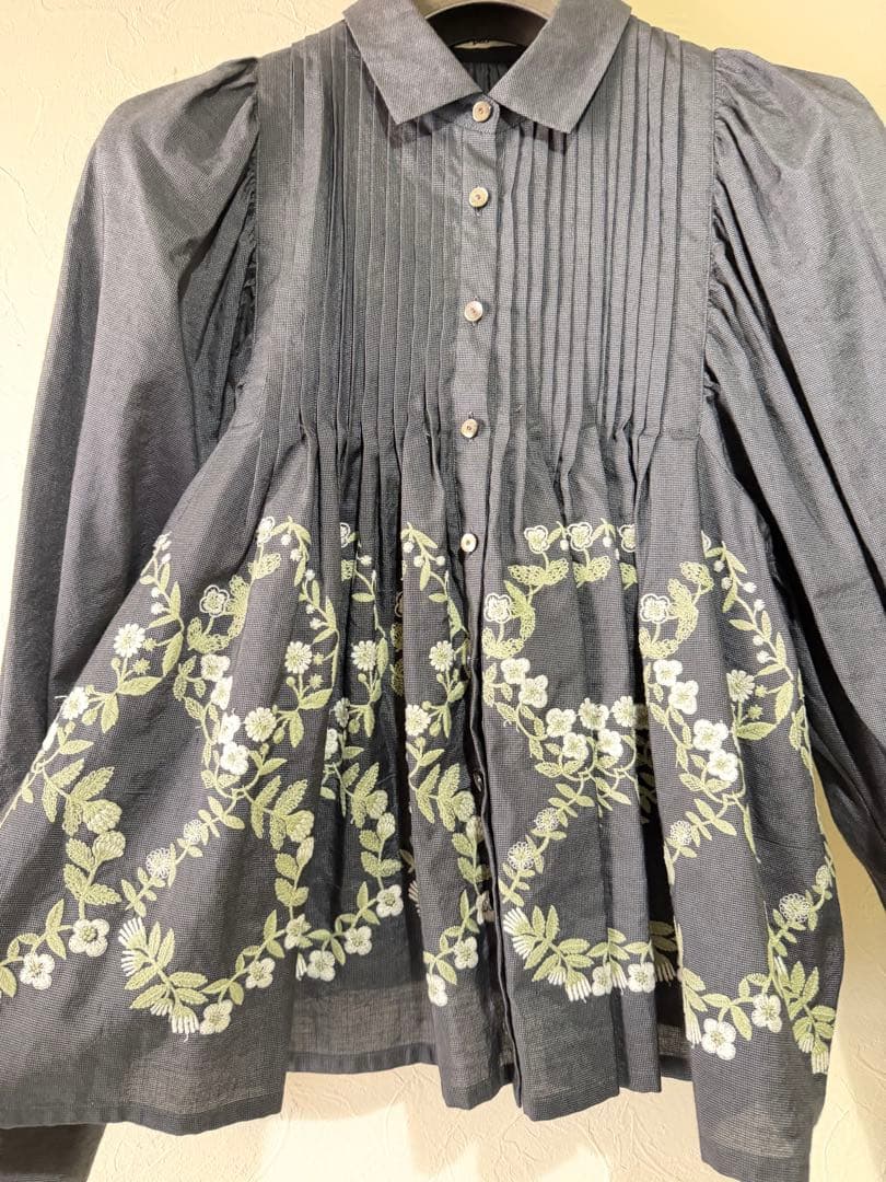 ミナペルホネン　flower crown ピンタックブラウス