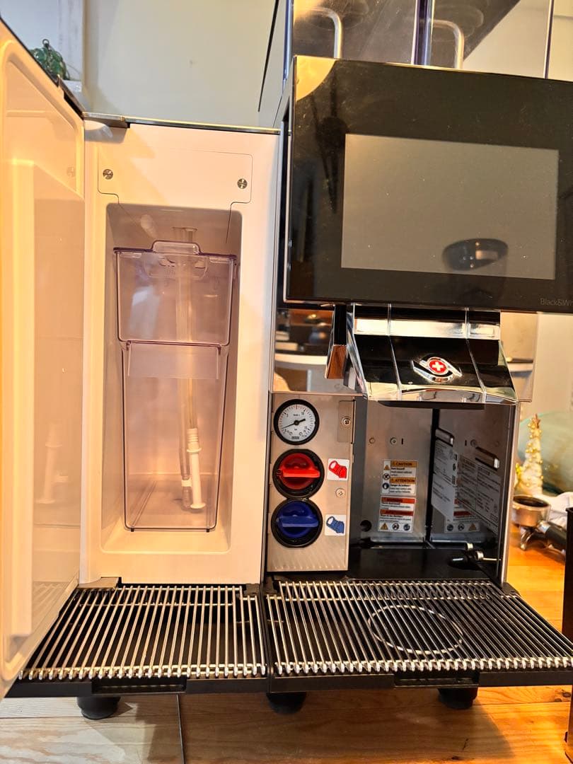 コーヒーメーカー・エスプレッソマシン Thermoplan Black & White 4 compact