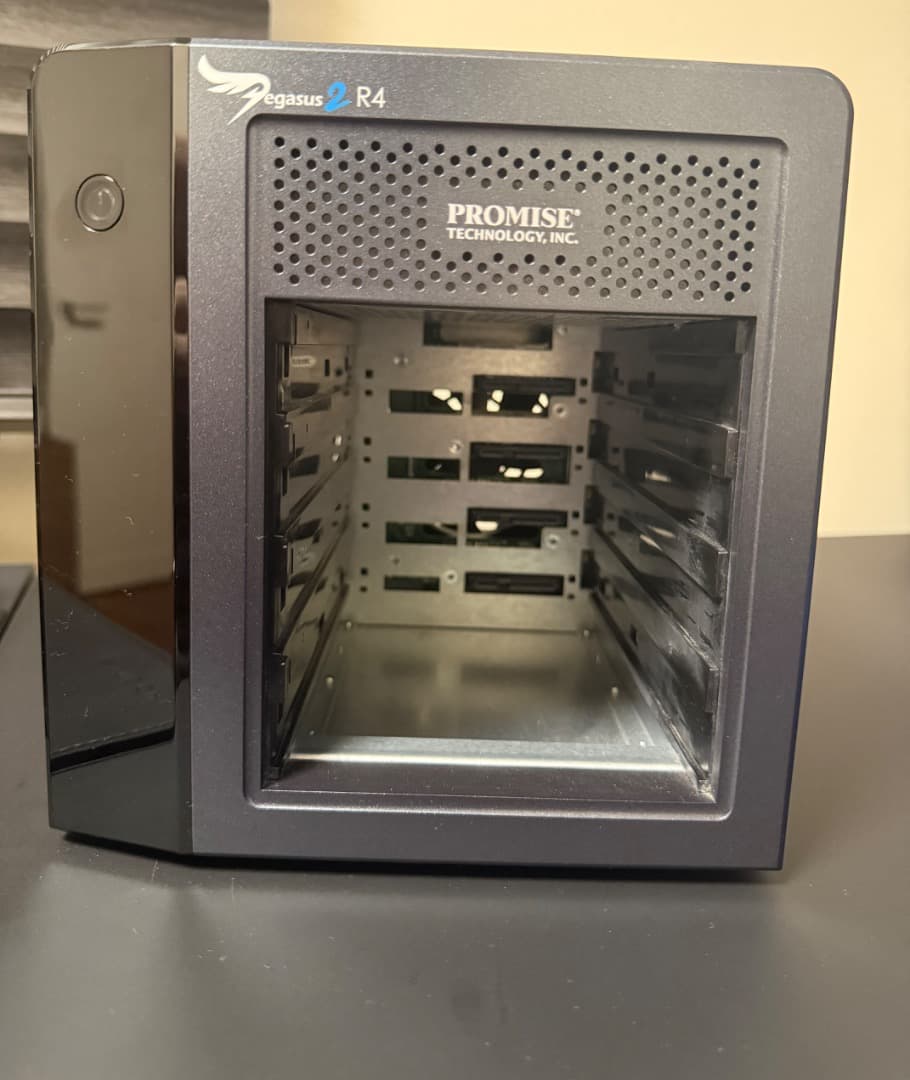 Promise Pegasus2 R4 HDD 32TB（8TB×4）