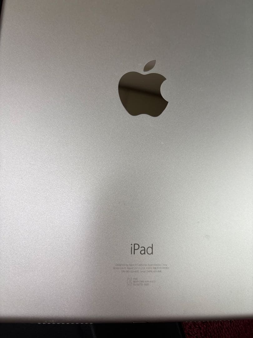 Apple iPad シルバー 9.7インチ カバーApplepencil付き