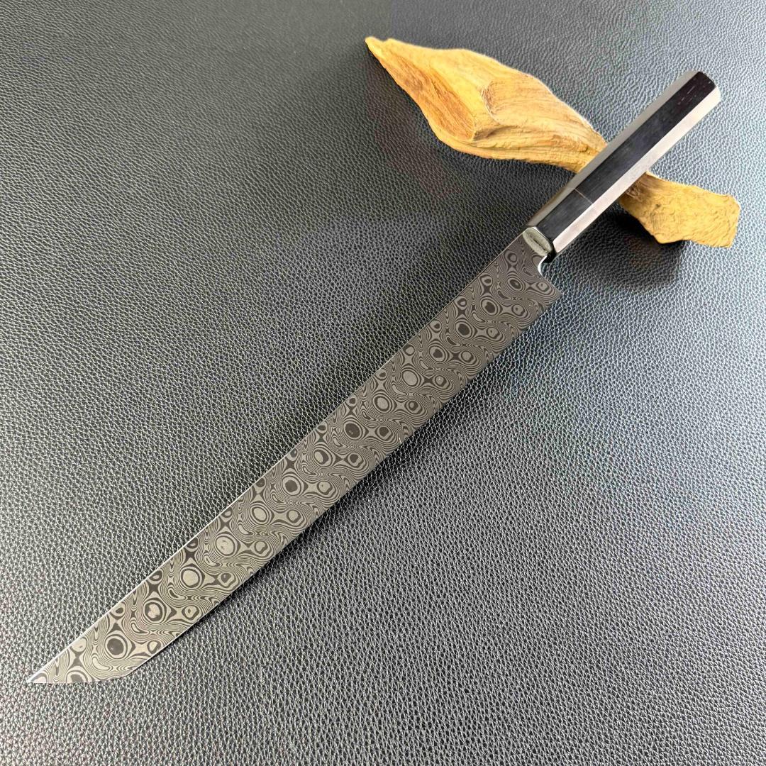 9658 新品 ダマスカス 先丸包丁 尺 渦潮紋 105層 黒檀黒水牛角八角柄