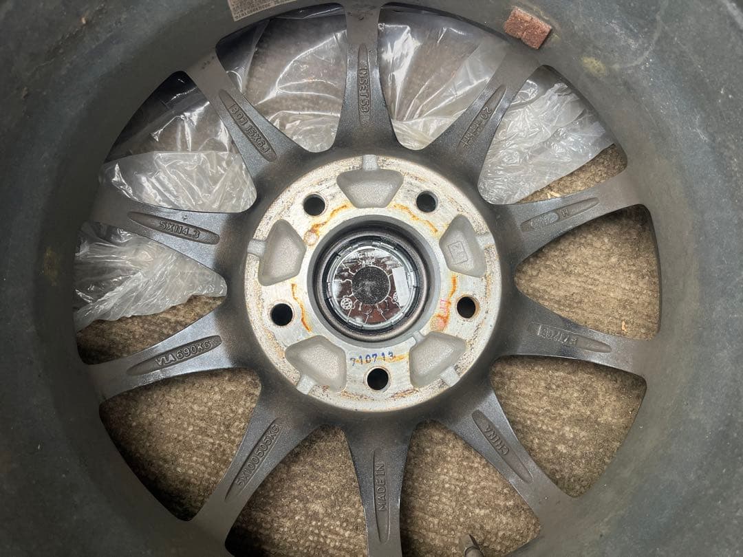 ② スタッドレスタイヤ 195/65R15 ホイールセット