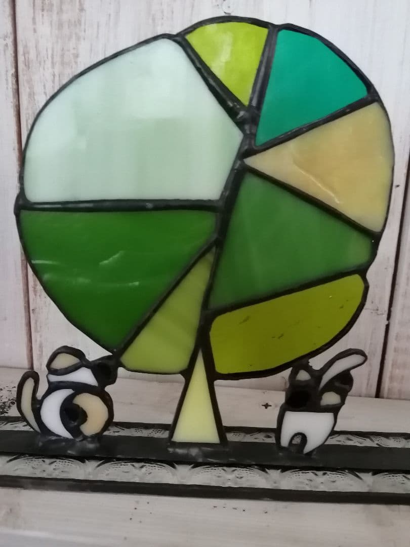 緑の木と三毛猫さん