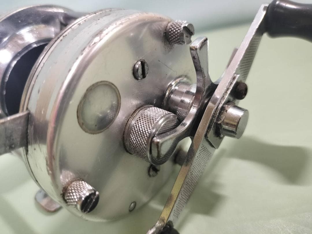 ★訳　アブガルシア　アンバサダー 5500C　ビンテージ　リール シルバー