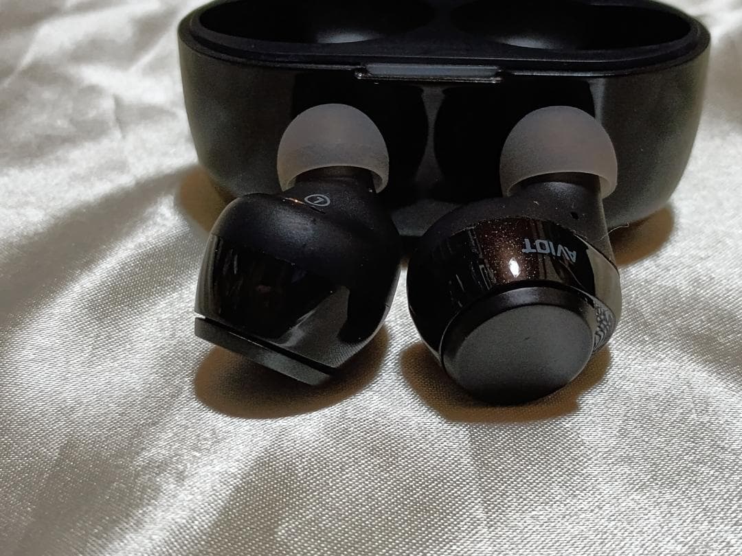 新品 ワイヤレスイヤホン AVIOT TE-V1R