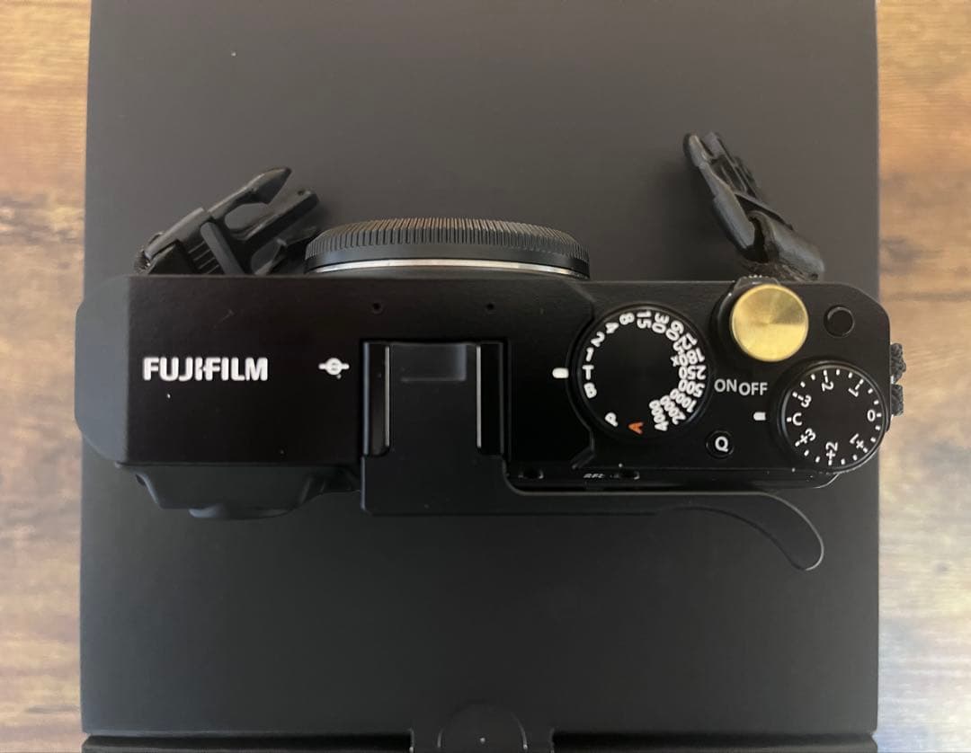 FUJIFILM X-E4 ミラーレス一眼 本体