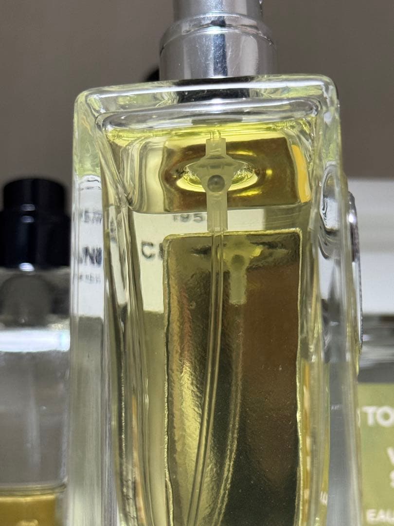 プラダ インフュージョン イリス オードパルファム 50ml