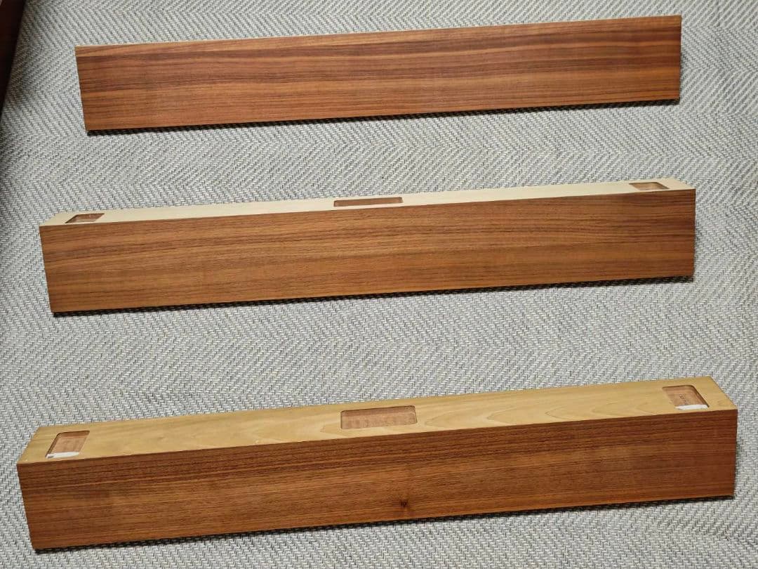 壁に付けられる家具棚 ウォールナット材突板