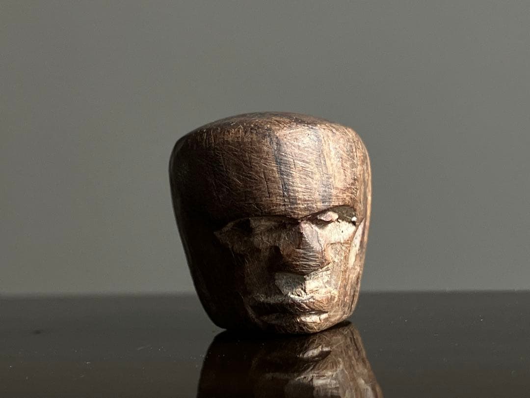 【小さい木彫古顔２つ 約2㎝ 根付け ボタン】骨董ファッションデザイン民族古着