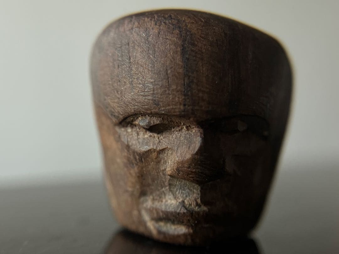 【小さい木彫古顔２つ 約2㎝ 根付け ボタン】骨董ファッションデザイン民族古着