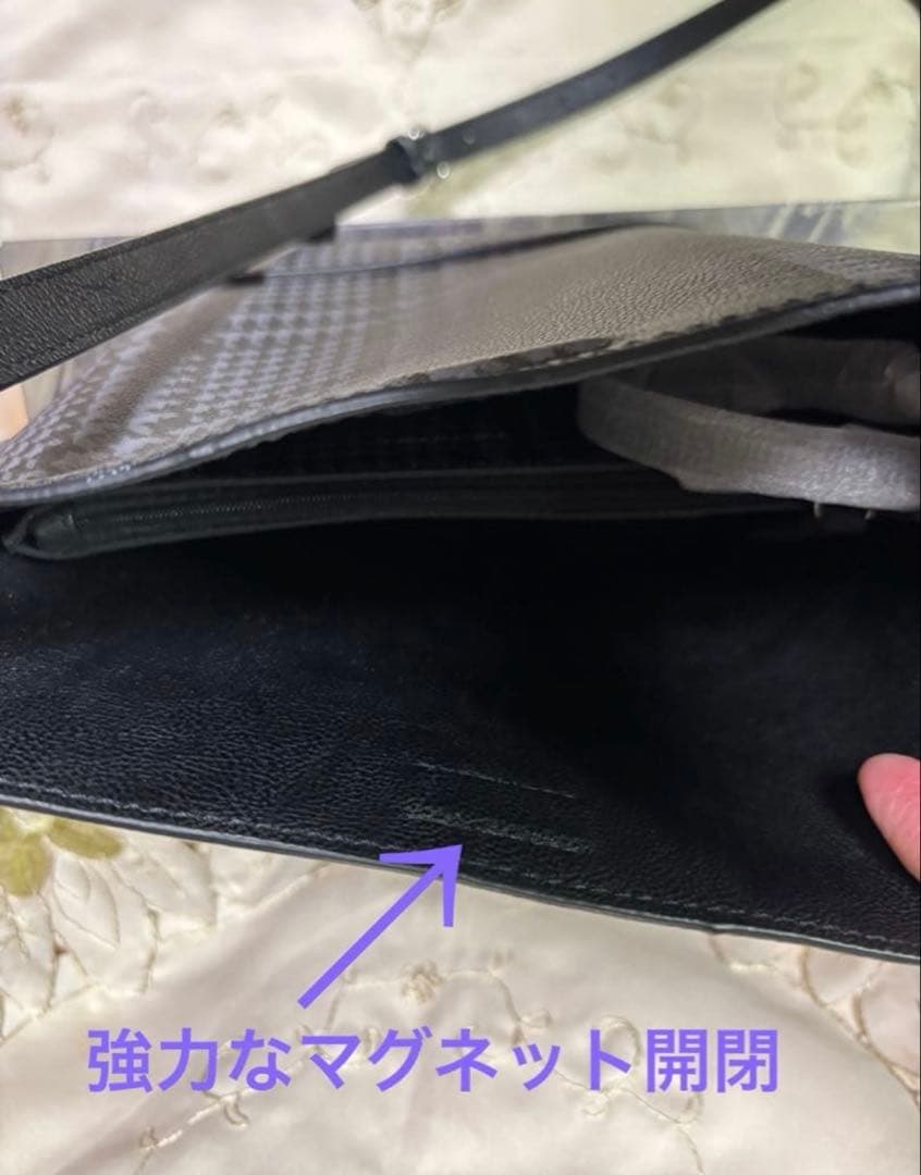 新品タグ   斜めがけ◎千鳥格子レザー ショルダーバッグ