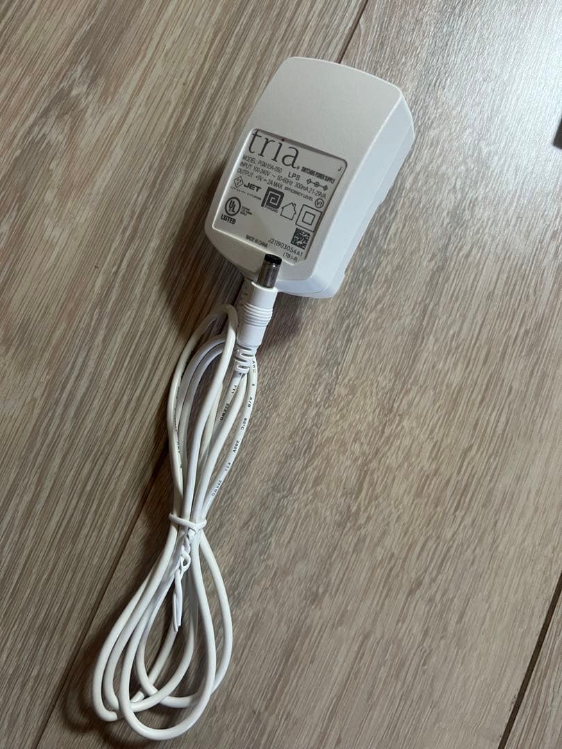 に*た様 トリアレーザー4X tita 美顔器 デジタル表示 充電器付き