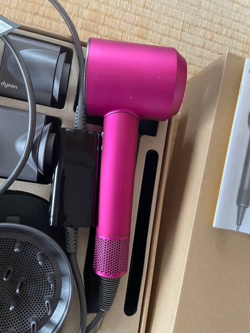 ダイソン　ドライヤー　Dyson Supersonic ヘアドライヤー ピンク