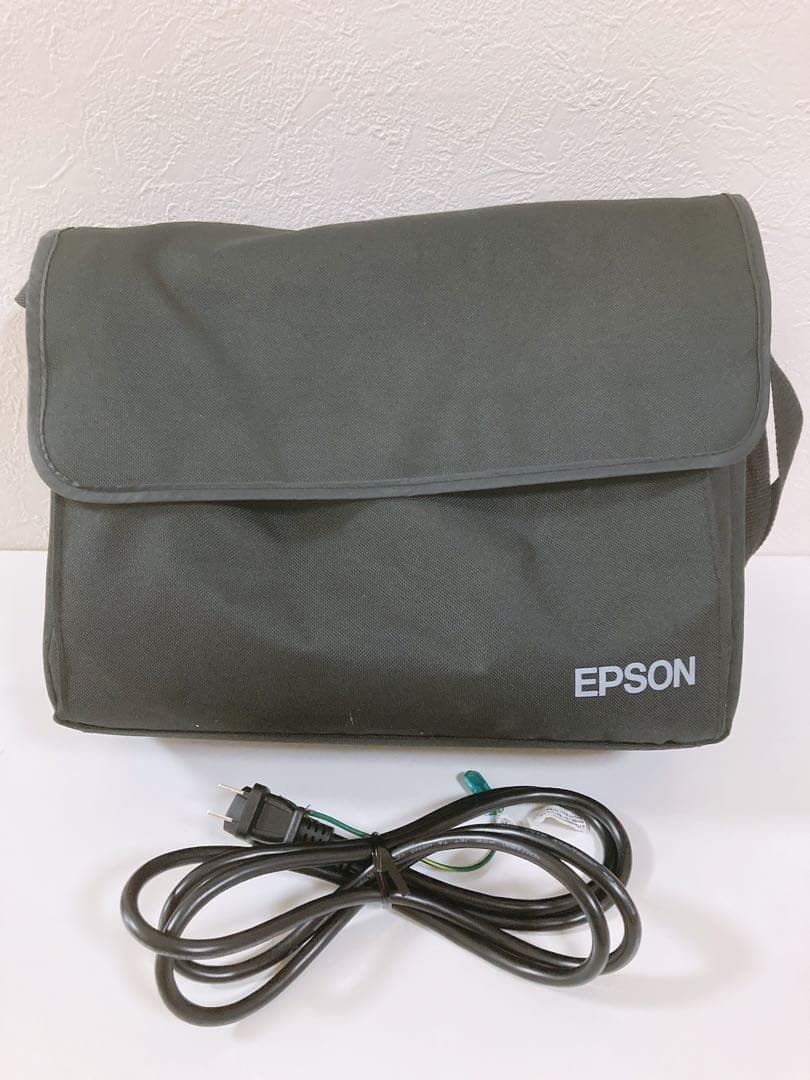 EPSON エプソン　プロジェクター　EB-W05