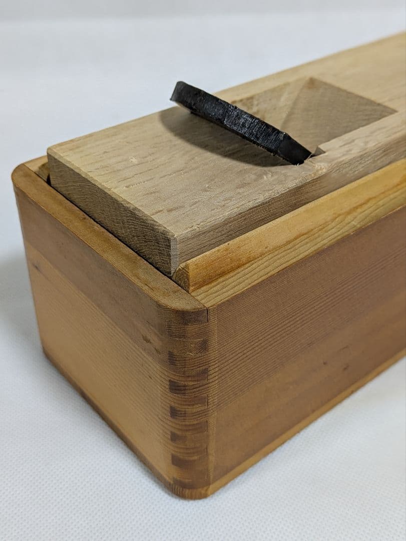 鰹節削り器【宗近】東京製　木製　本職用　かつ箱　鰹節削り器　かつお節削り器