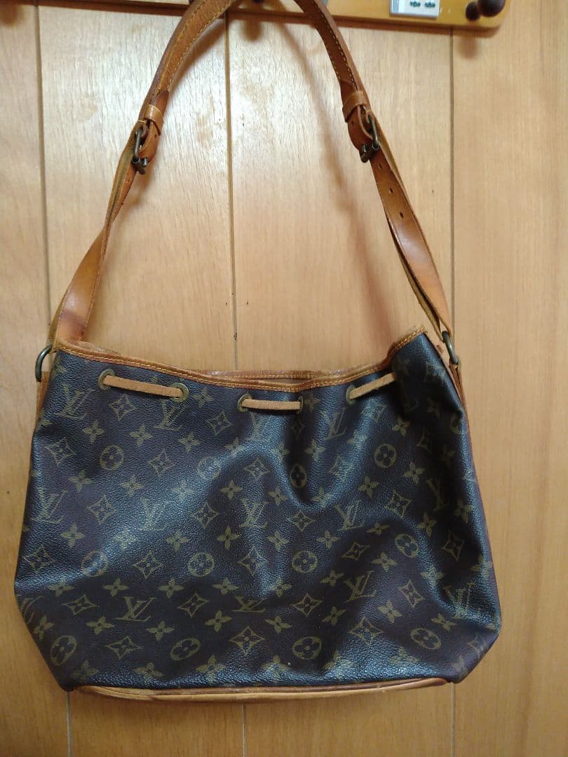【本日限定セール】Louis Vuitton モノグラム ショルダーバッグ