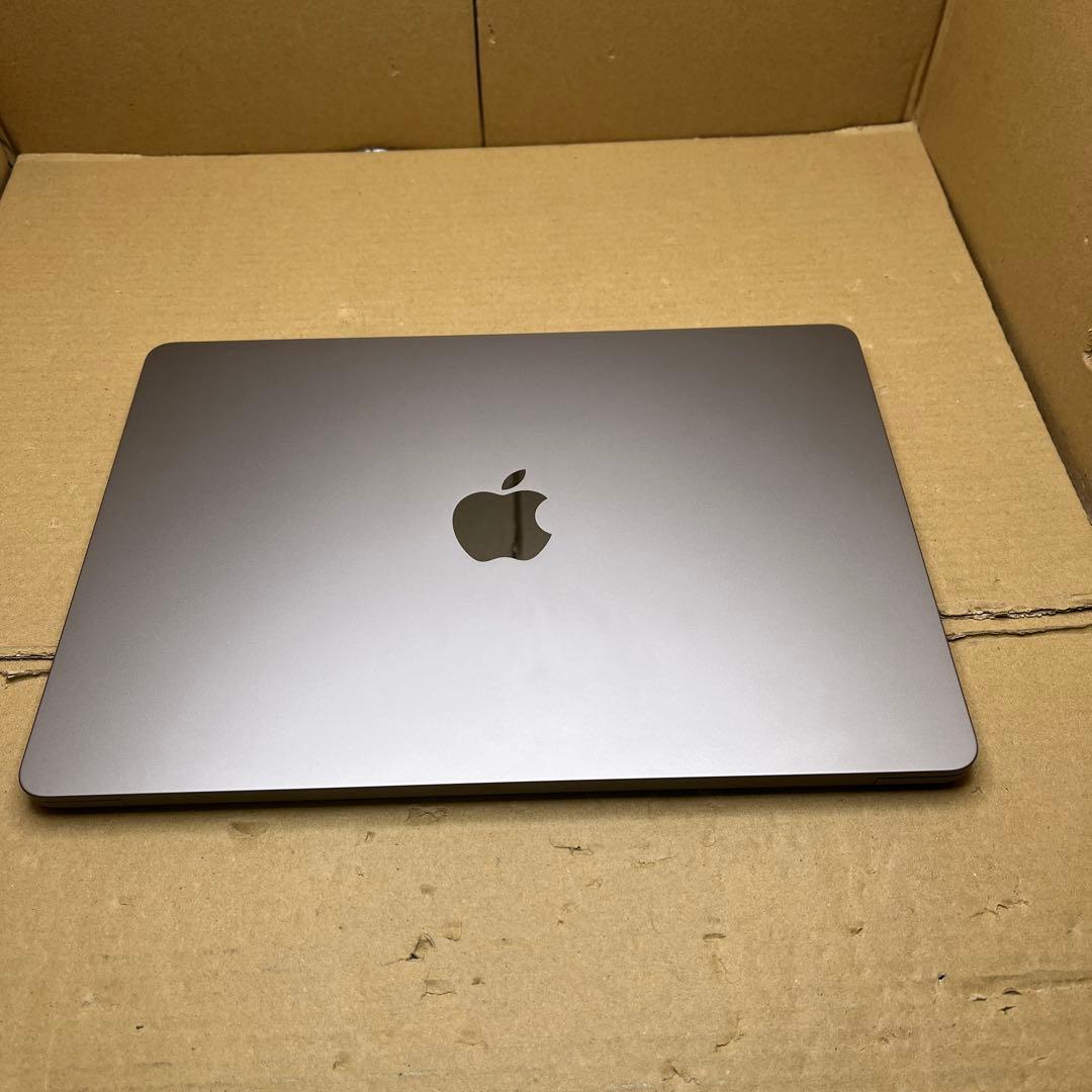 Apple MacBook Air M2 2022 13インチ　スペースグレイ