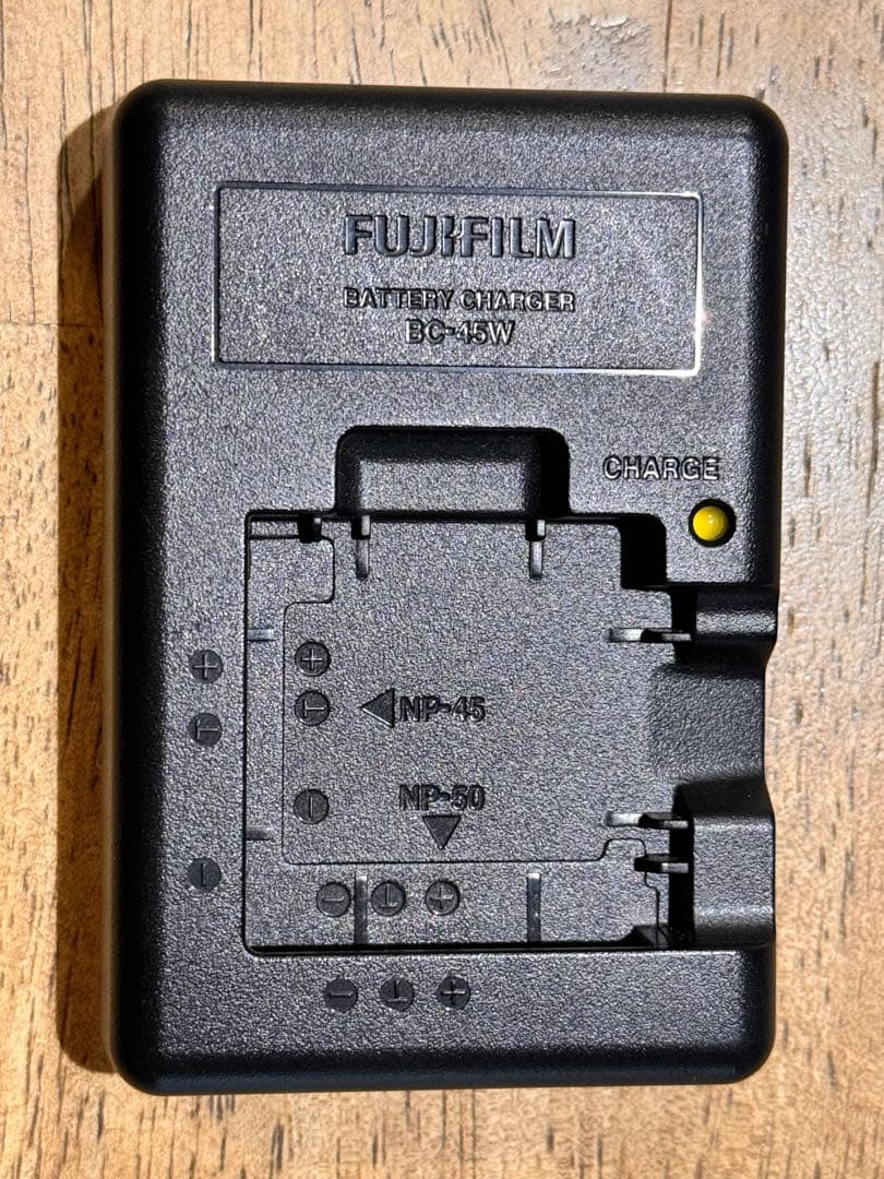Fujifilm FinePix Z800EXR レッド 5倍ズーム