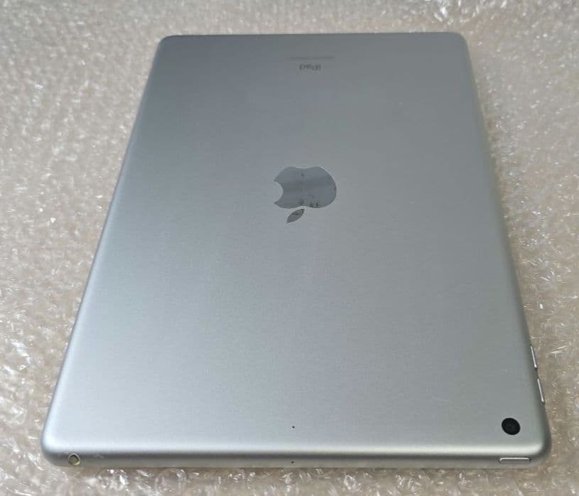 ゆ*う様 iPad 8◼️第8世代◼️Wi-Fi版◼️バッテリー良品◼️58