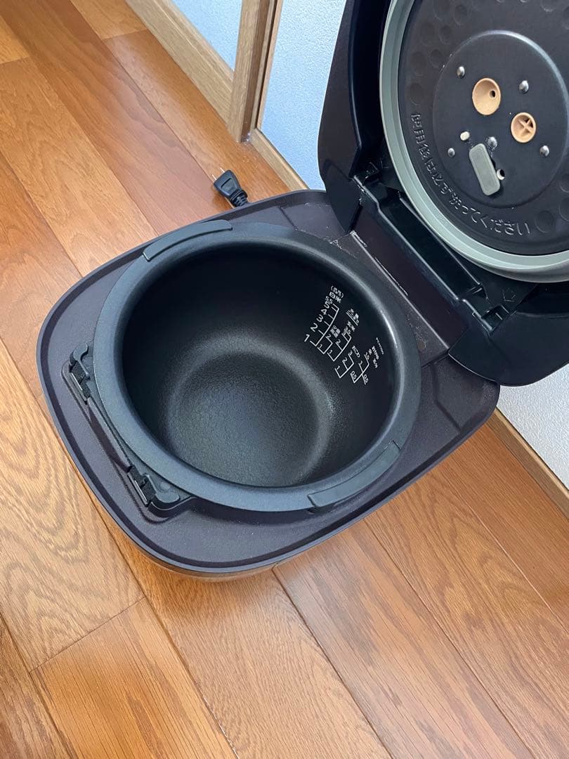 【美品】TIGER JPC-H100 炊飯器 圧力IH 炊きたて タイガー